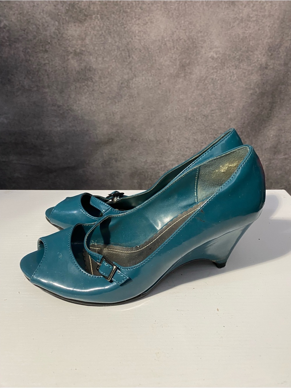 Predictions Womens 6.5W Teal Patent Peep Toe Wedge Heels Buckle Strap Pumps